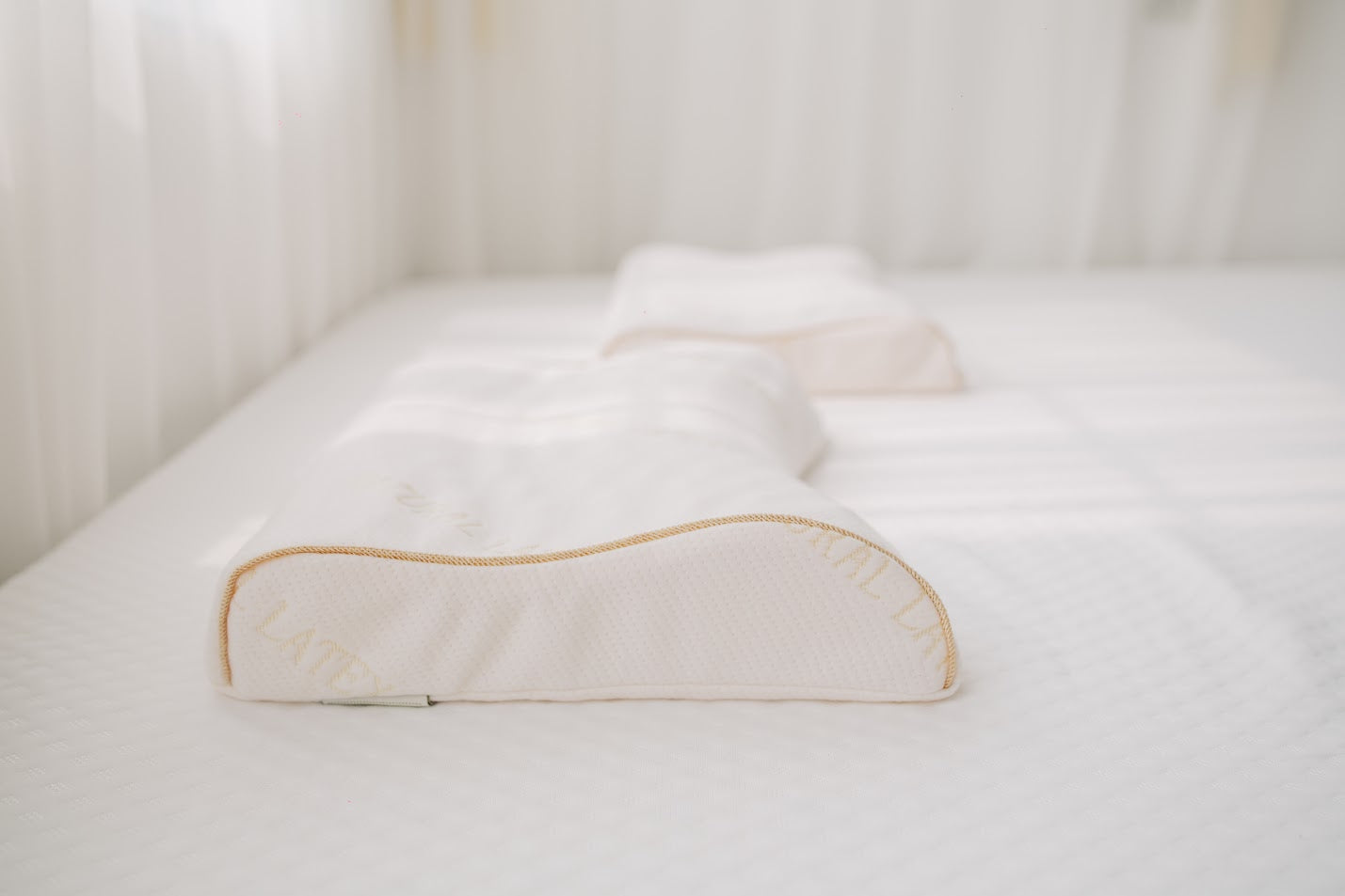 หมอนยางพาราแท้ รุ่น ลิชิ